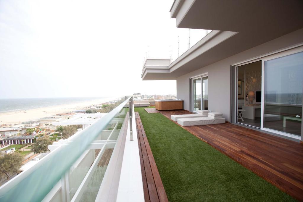 Roof-Garden Suite Sea View,58925191:JPEG